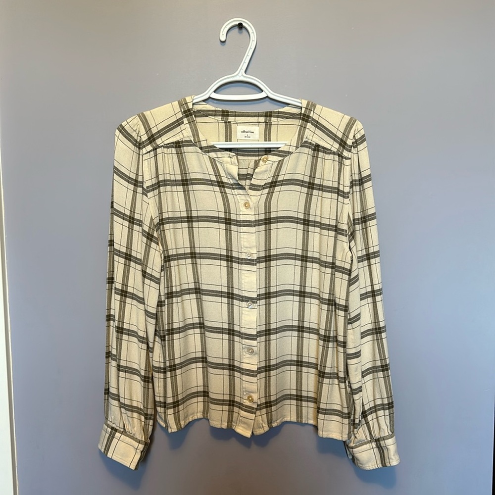 Aritzia Wilfred Free Women Long Sleeve Button Down Shirt